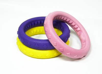 Игрушка ЗООНИК "Кольцо плавающее" 17 см, среднее жёлтое